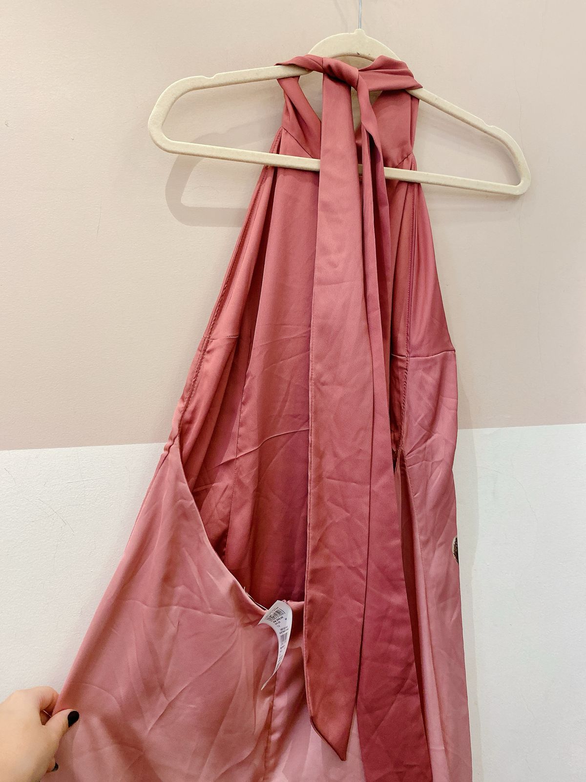 Vestido midi acetinado onça TiG 44