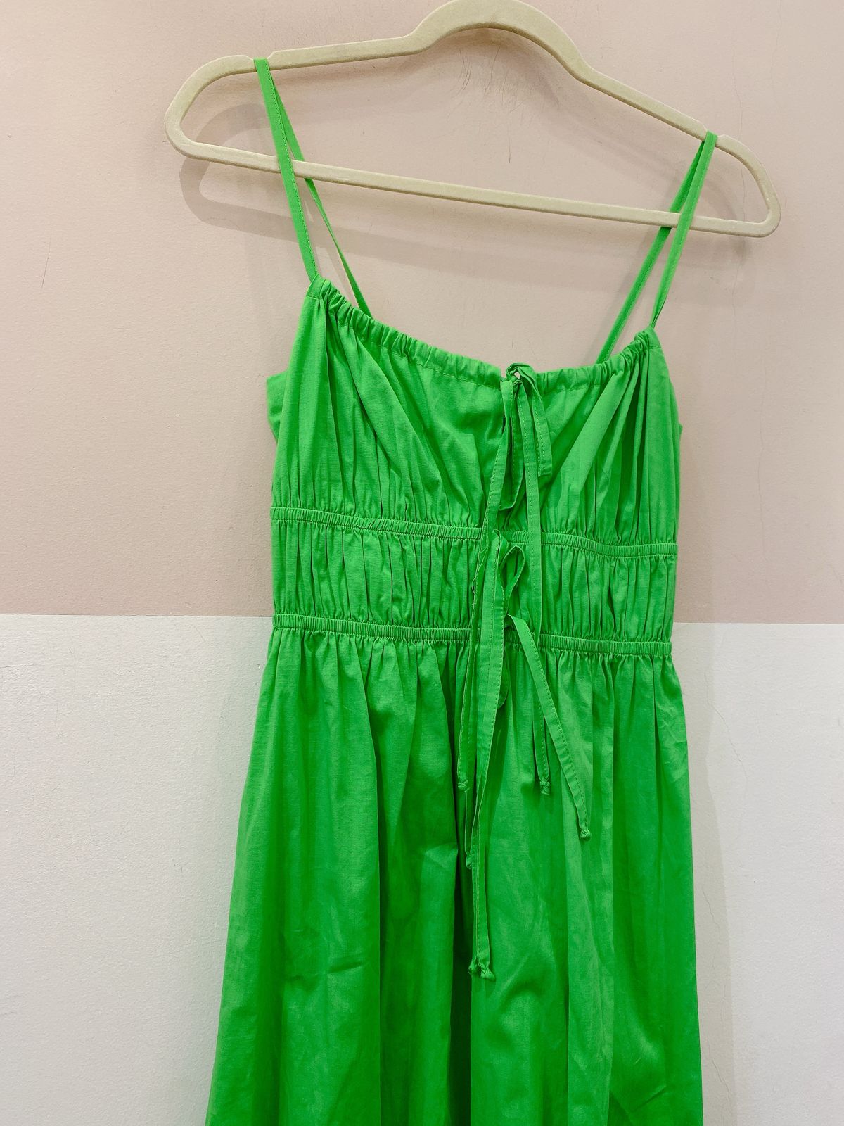 Vestido midi verde busto drapeado Up22 PP