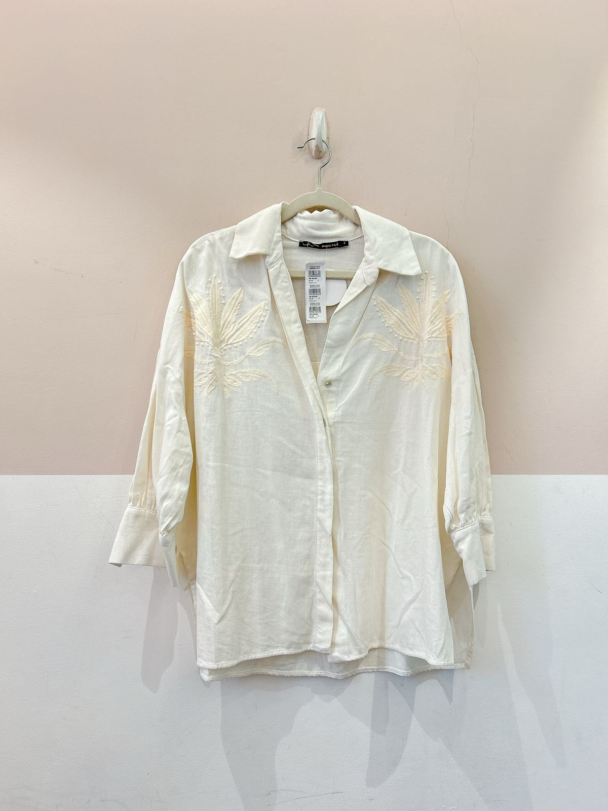Camisa linho bordada off Maria Filó P