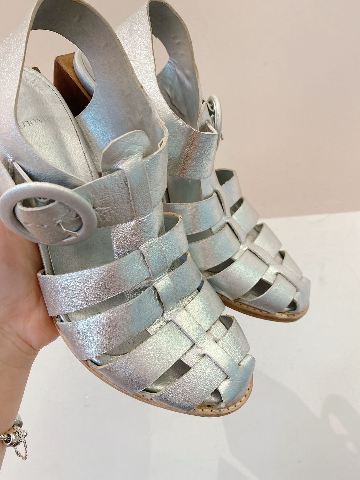 Sandália prata salto Manolita 34/35