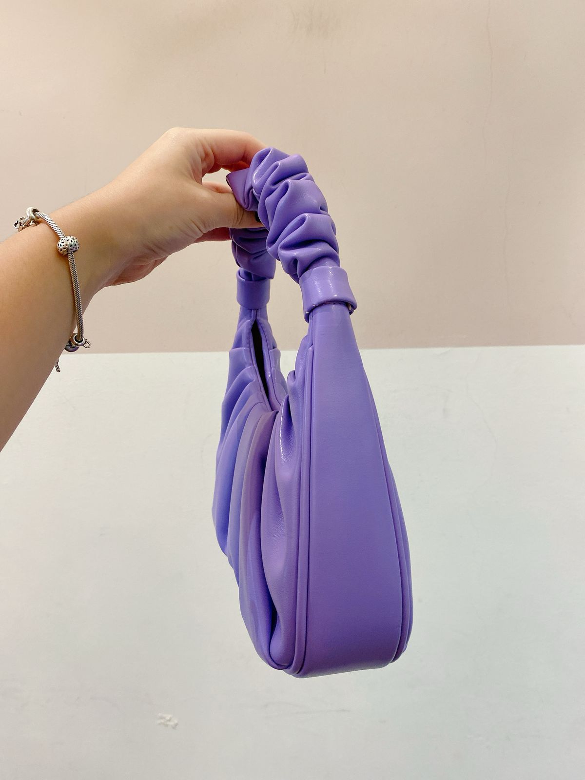 Bolsinha baguete lilás JW Pei