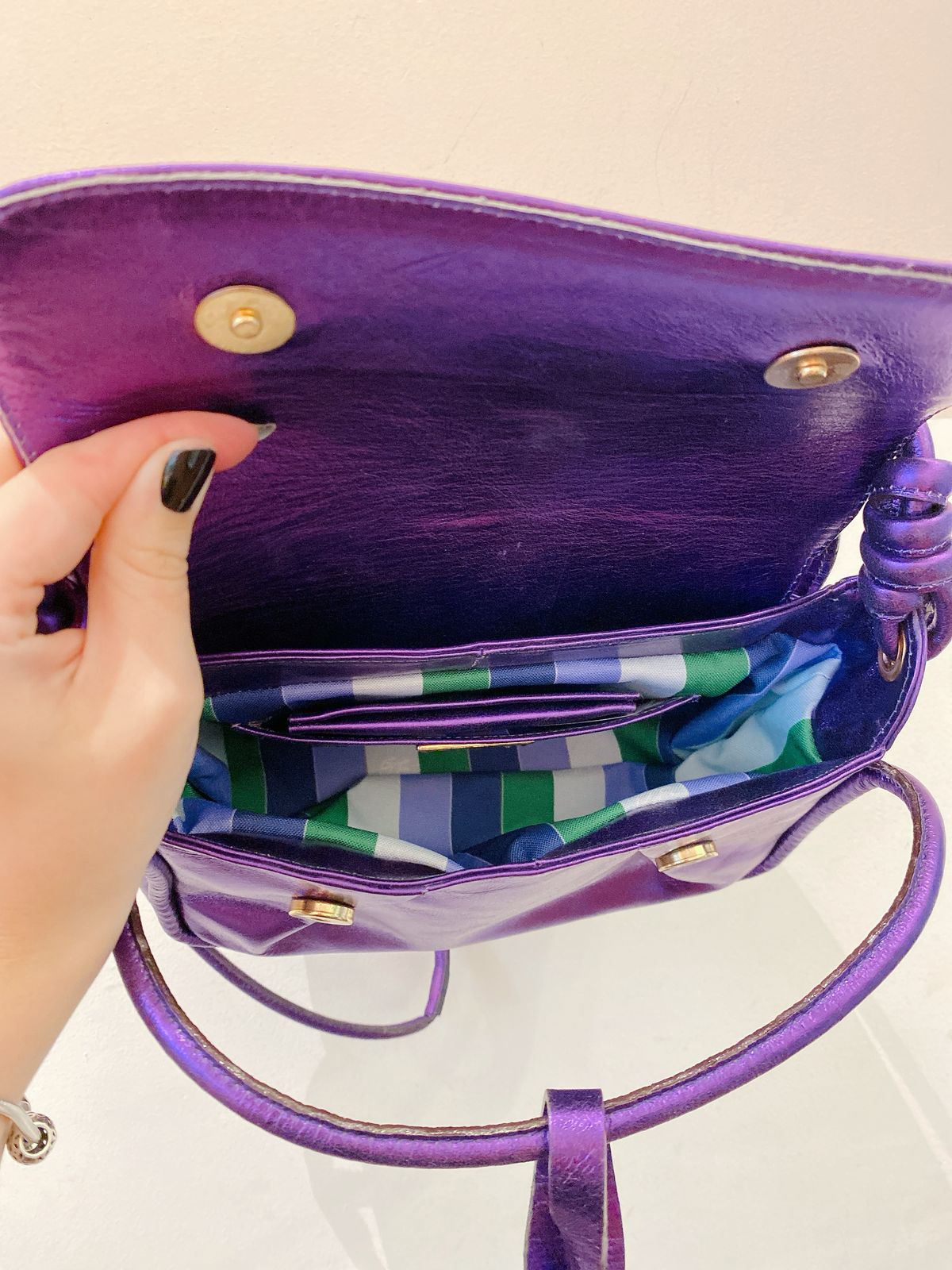 Bolsa roxa metálica La Spezia