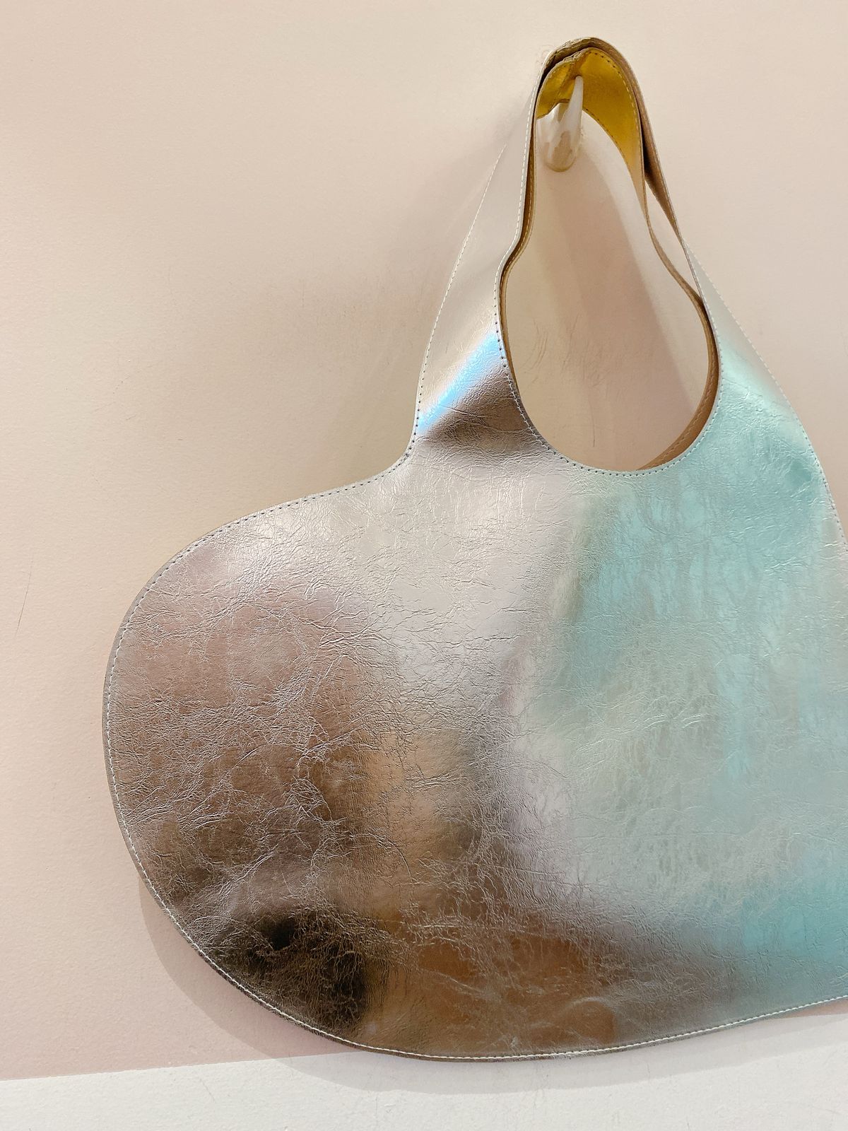 Bolsa metálica coração