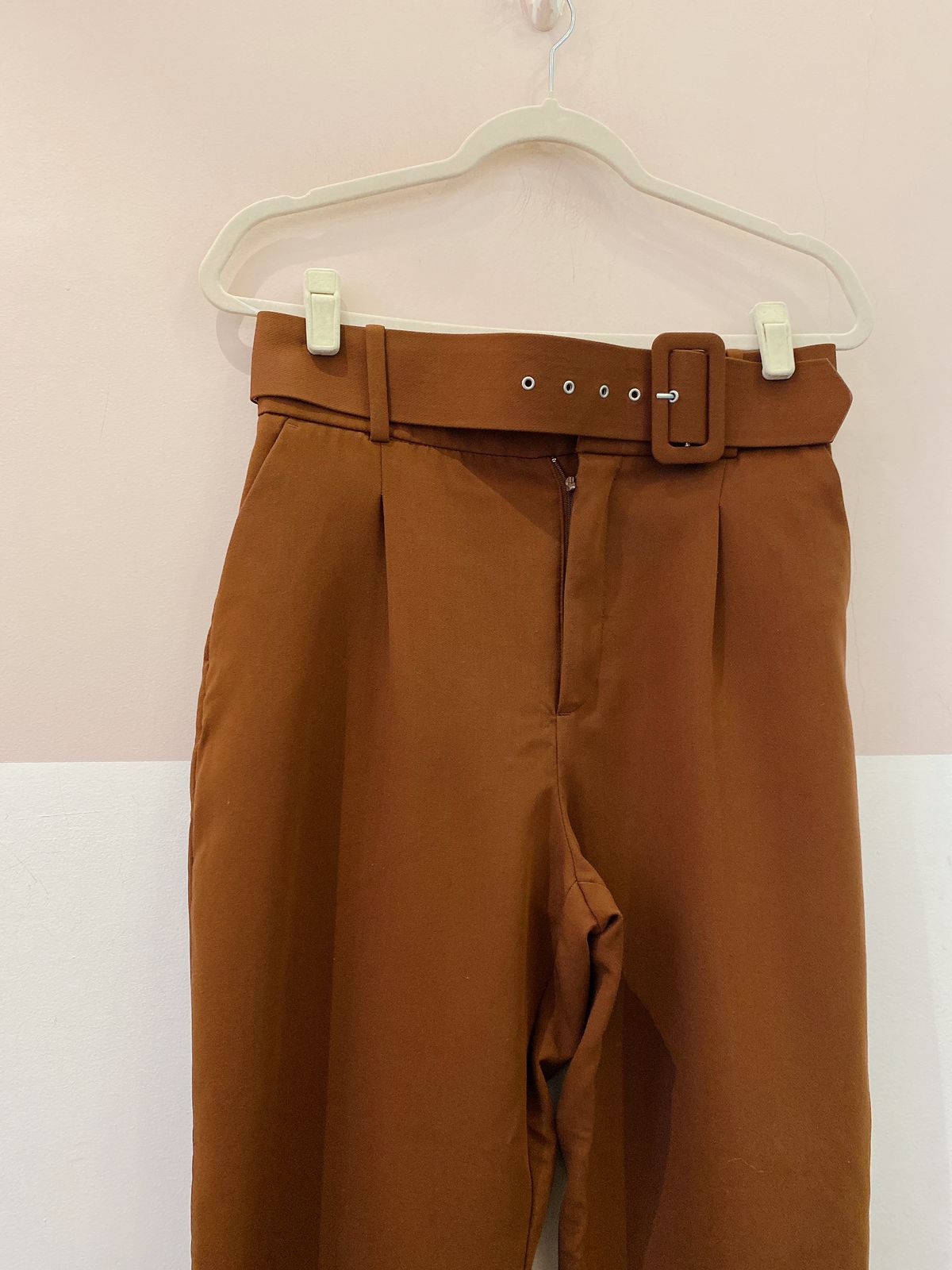 Calça social marrom com cinto Zara M