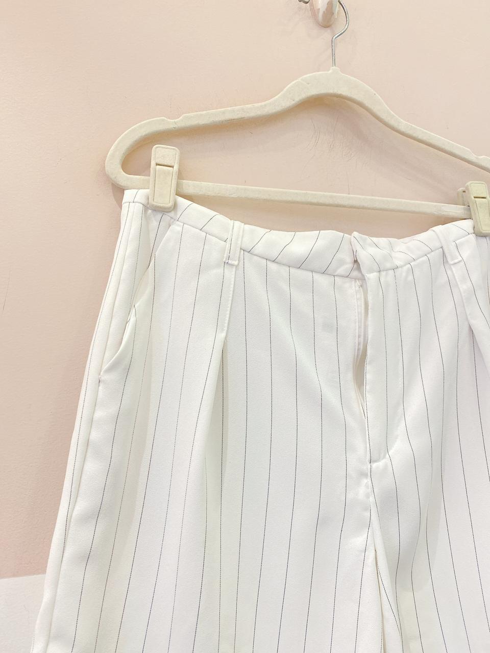 Bermuda branca risca C&A 40