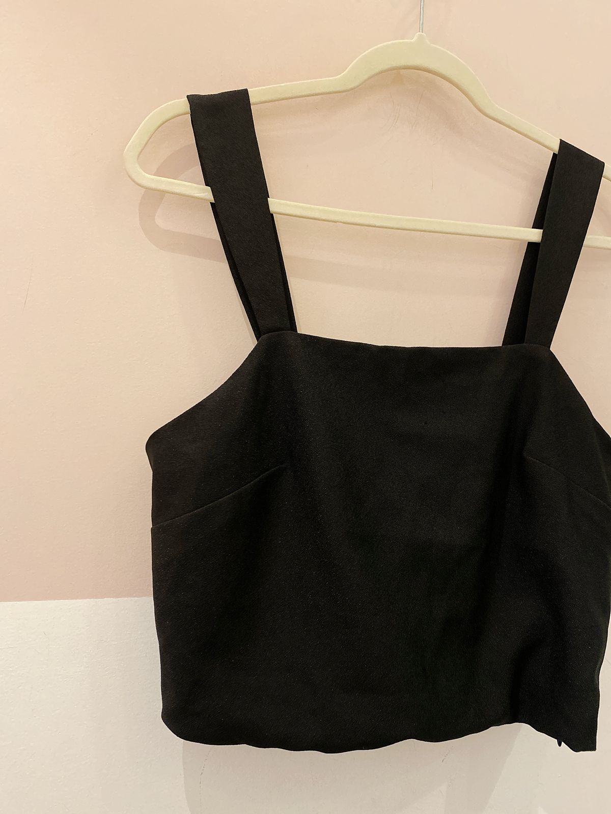 Cropped preto detalhes pedras Amaro M