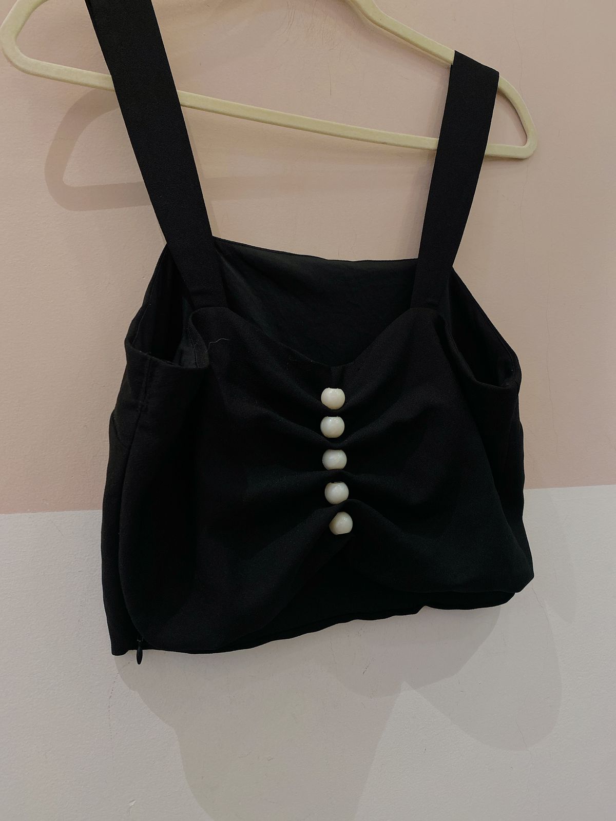 Cropped preto detalhes pedras Amaro M