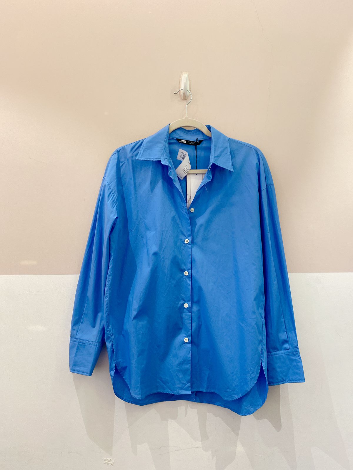 Camisa social azul abertura costas Zara M