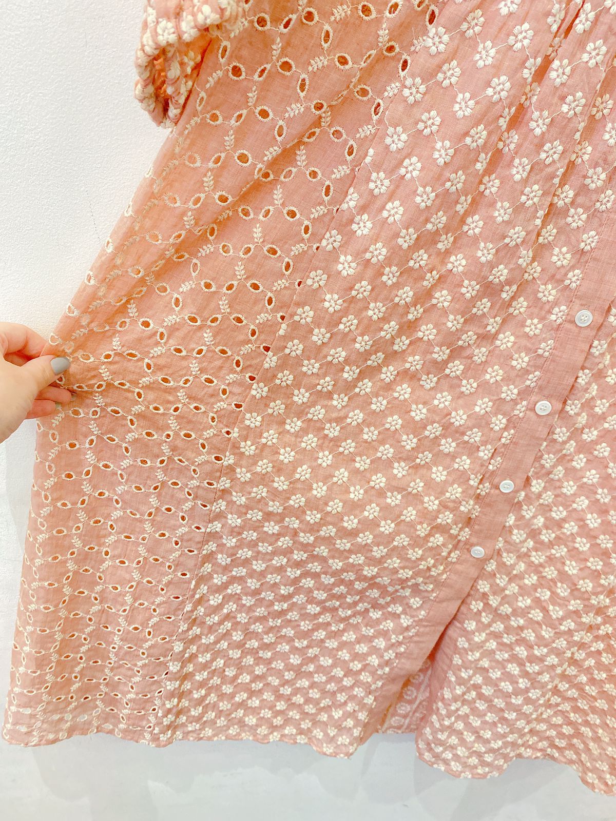 Vestido rosa bordado Zara PP