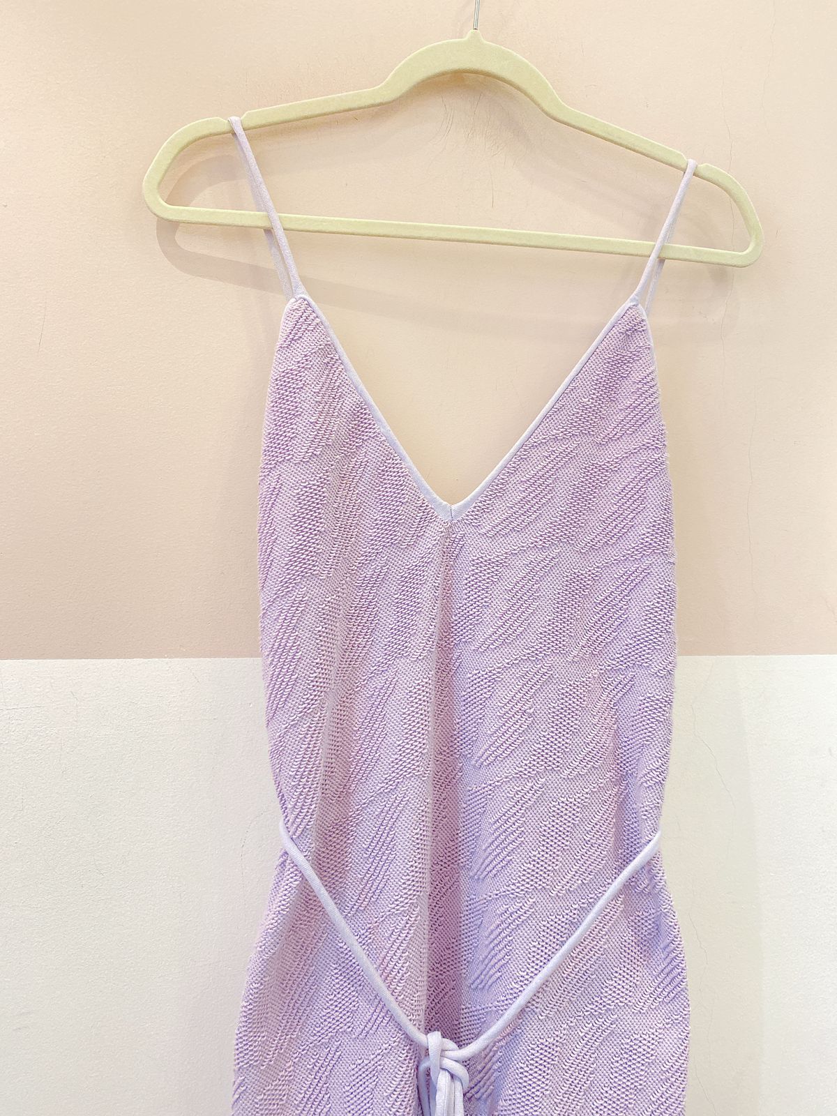 Vestido lilás tecido