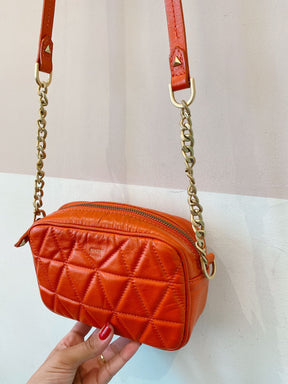 Bolsa tiracolo matelassê laranja Schutz