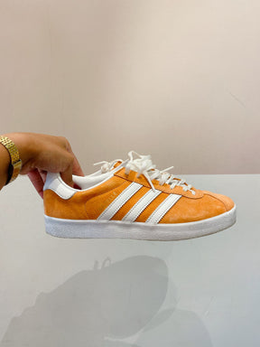 Tênis laranja Gazelle Adidas 39