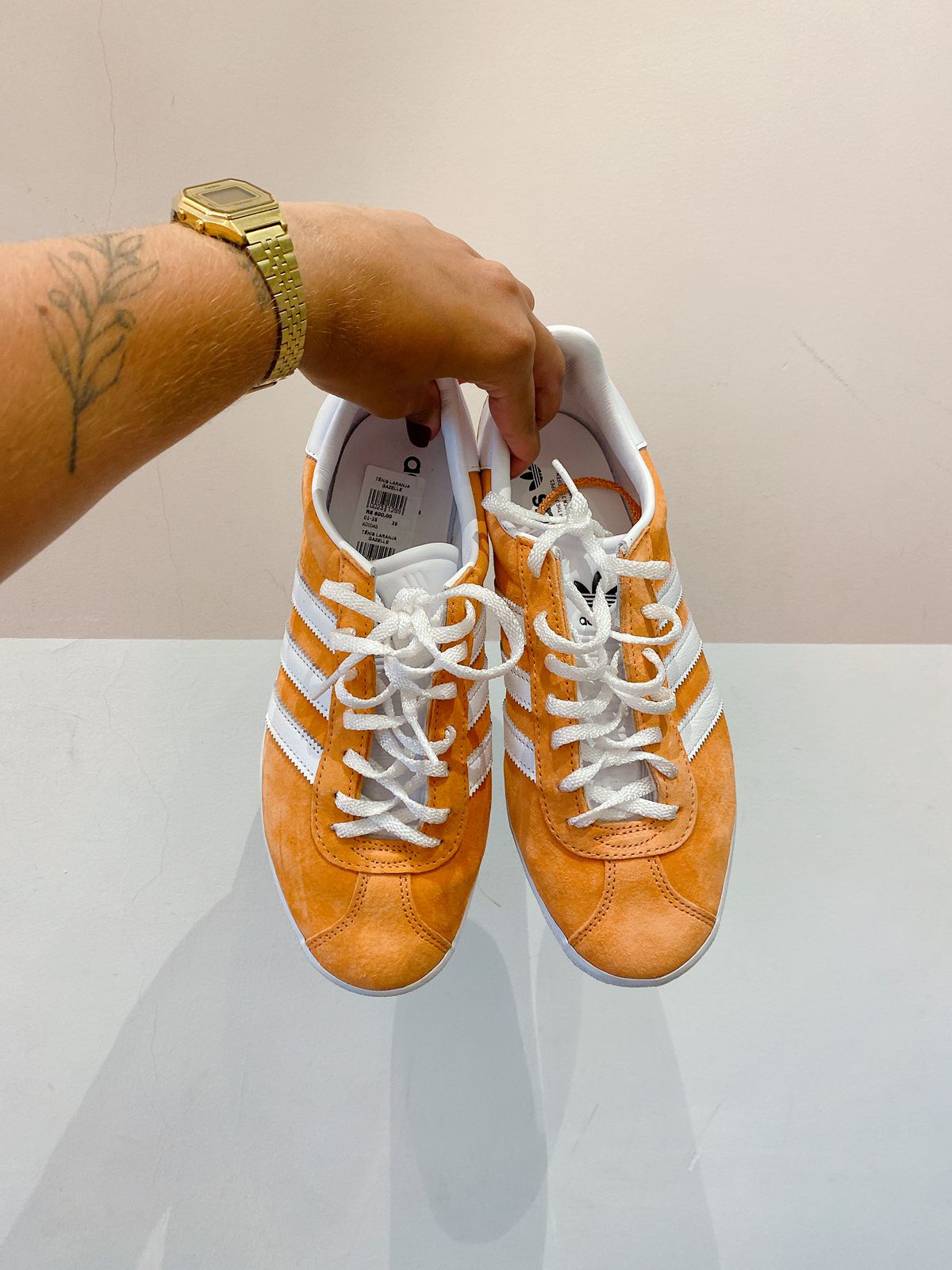 Tênis laranja Gazelle Adidas 39