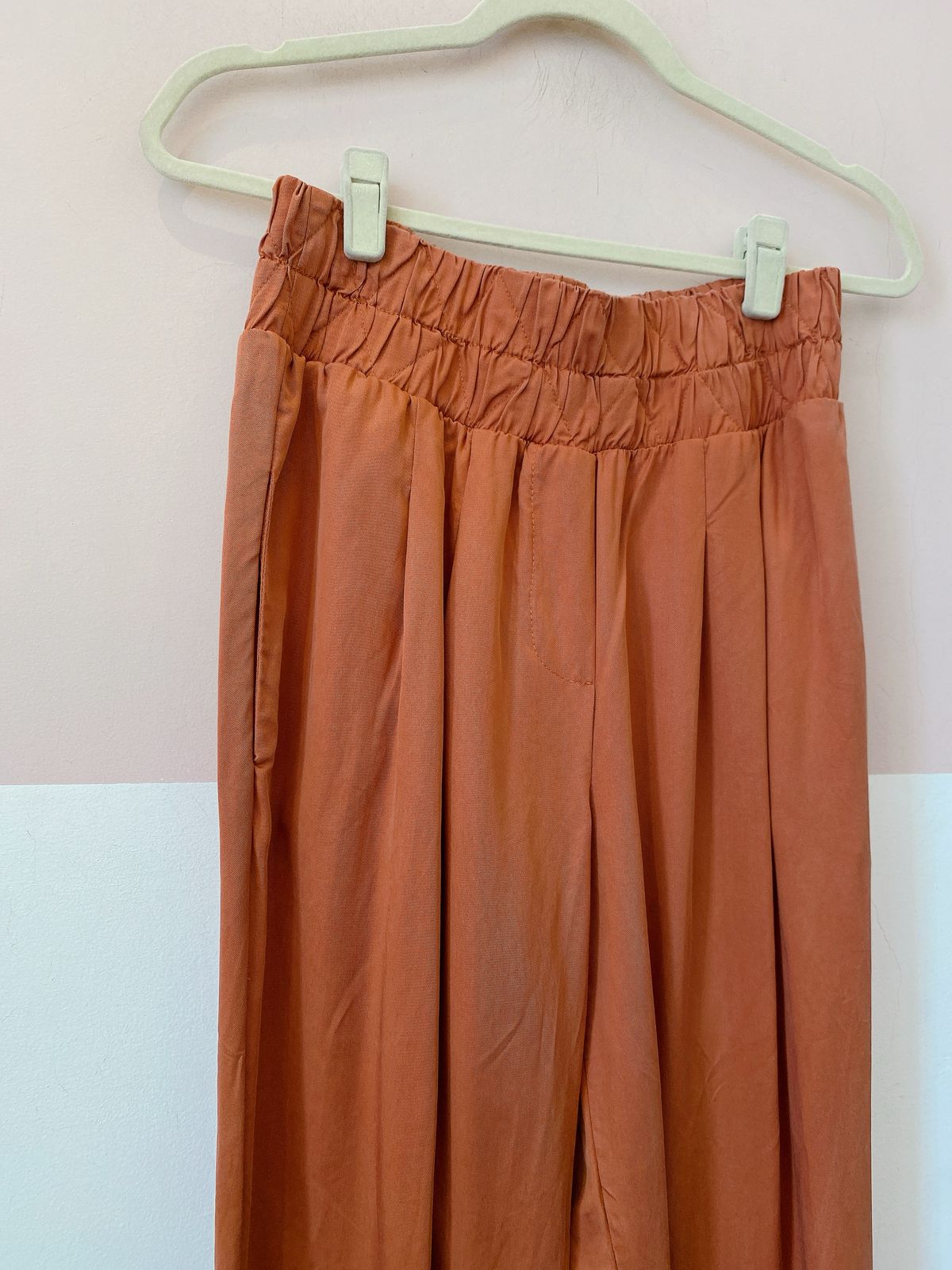 Calça cós largo marrom Chez Nous M