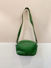 Bolsa verde média couro Arezzo