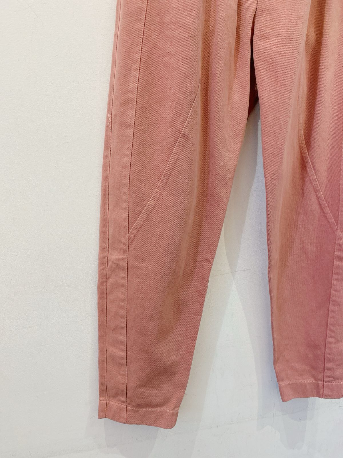 Calça sarja rosa queimado A. Niemeyer 34