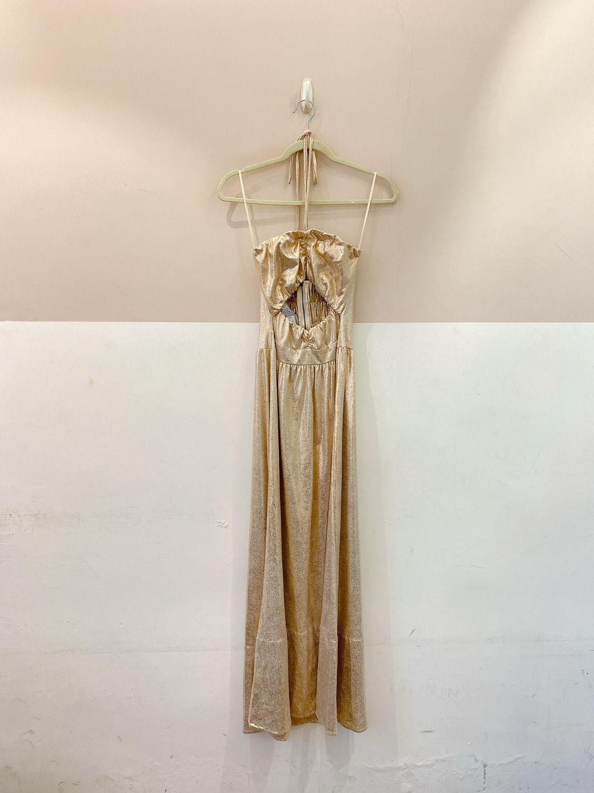 Vestido midi metalizado rosê Caché 34