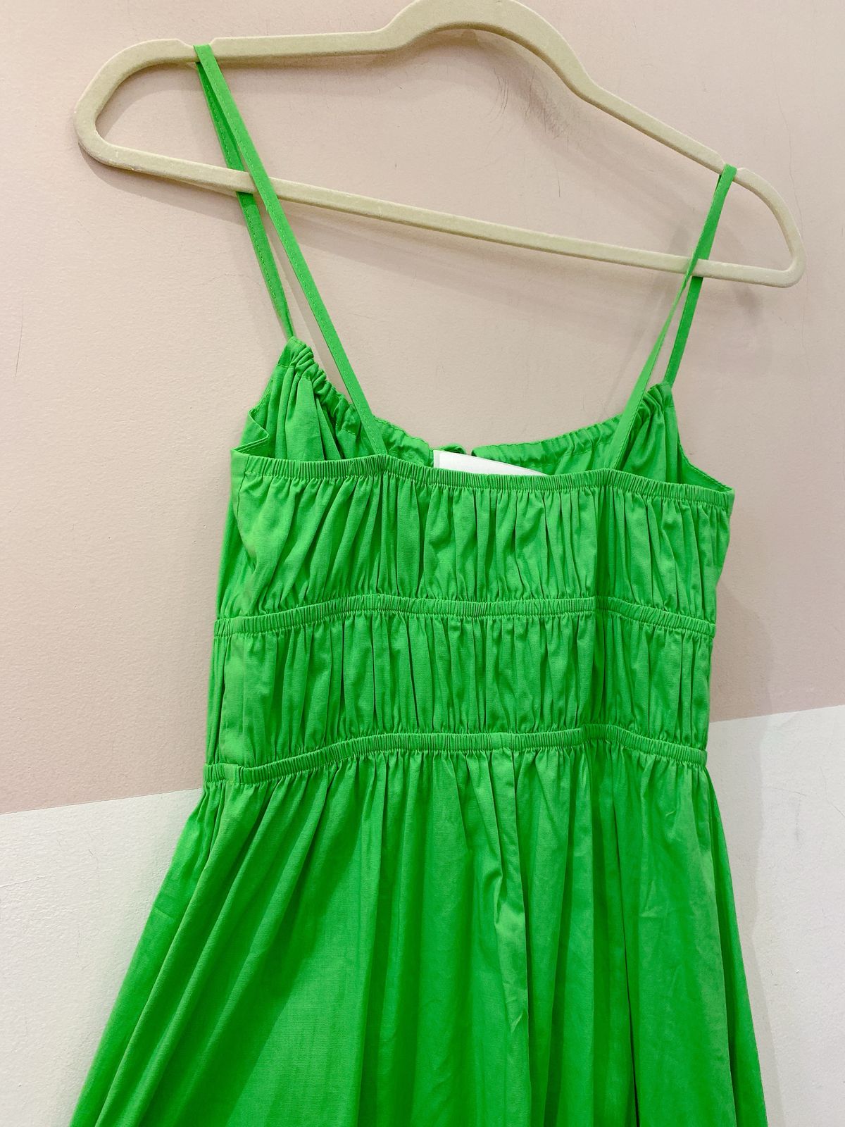 Vestido midi verde busto drapeado Up22 PP