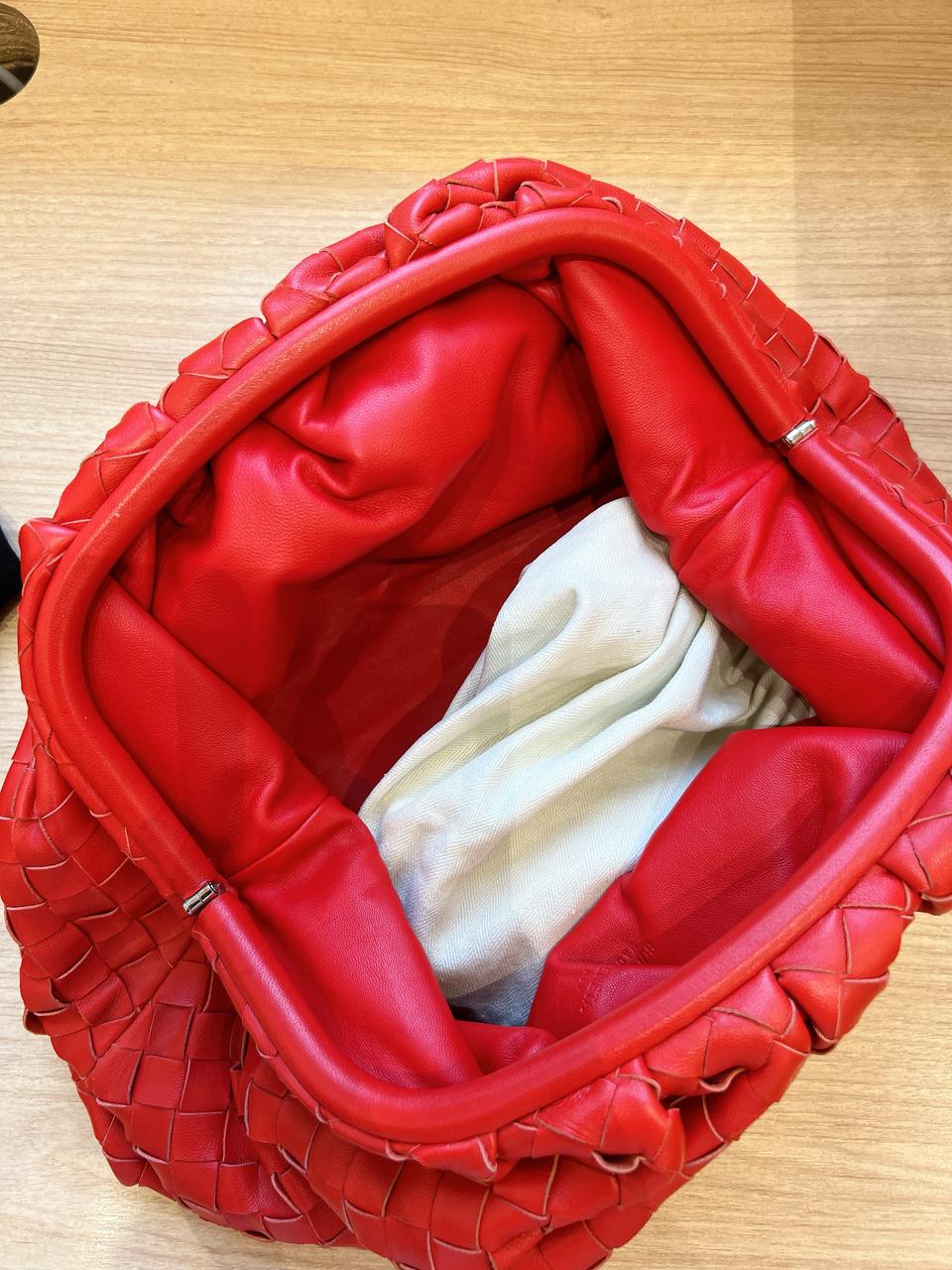 Bolsa pouch vermelha Bottega G