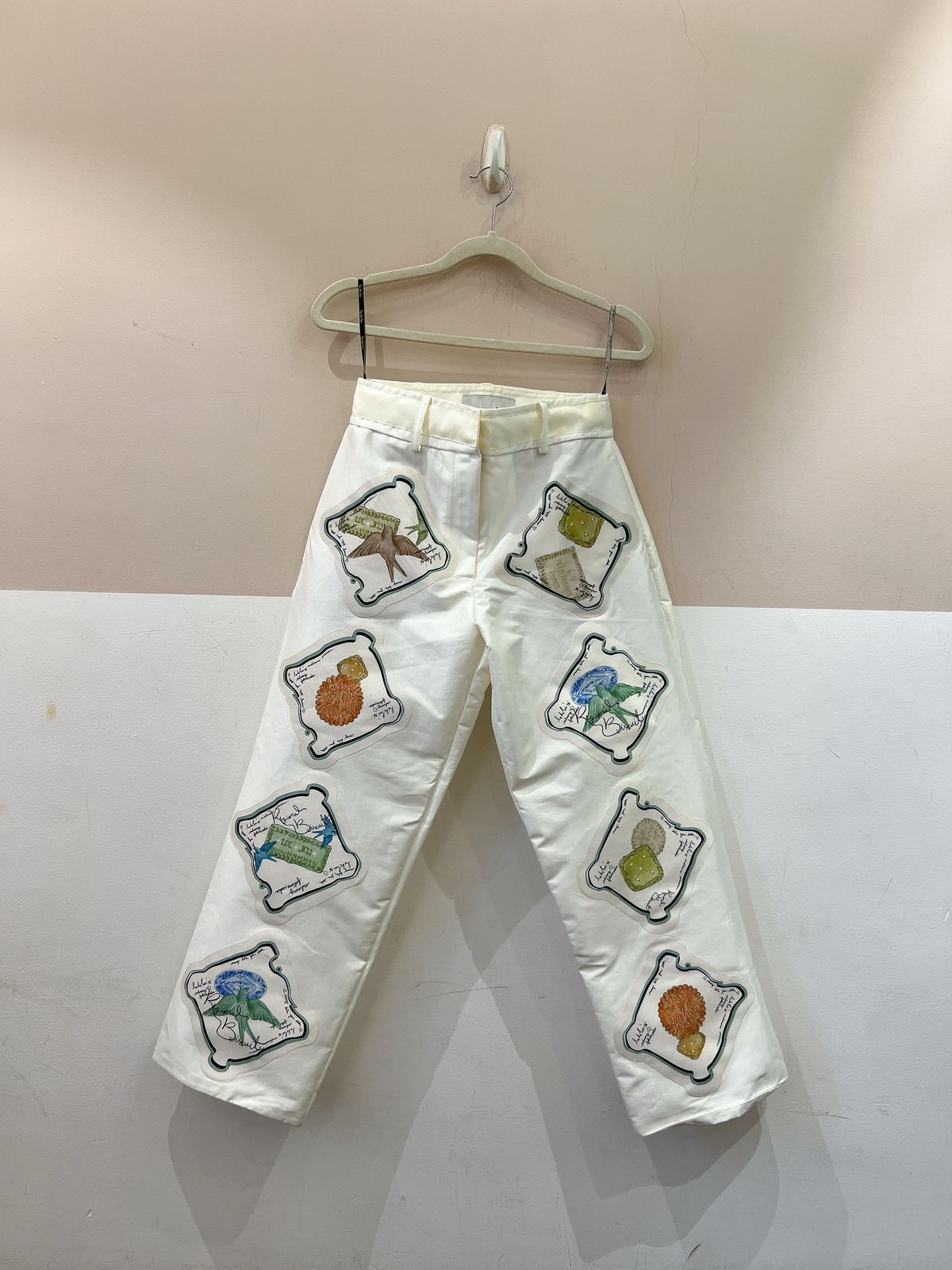 Calça off aplicações Lo De Loui 34