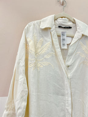 Camisa linho bordada off Maria Filó P
