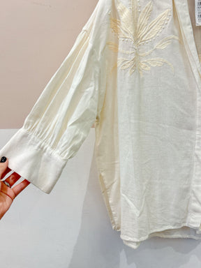 Camisa linho bordada off Maria Filó P