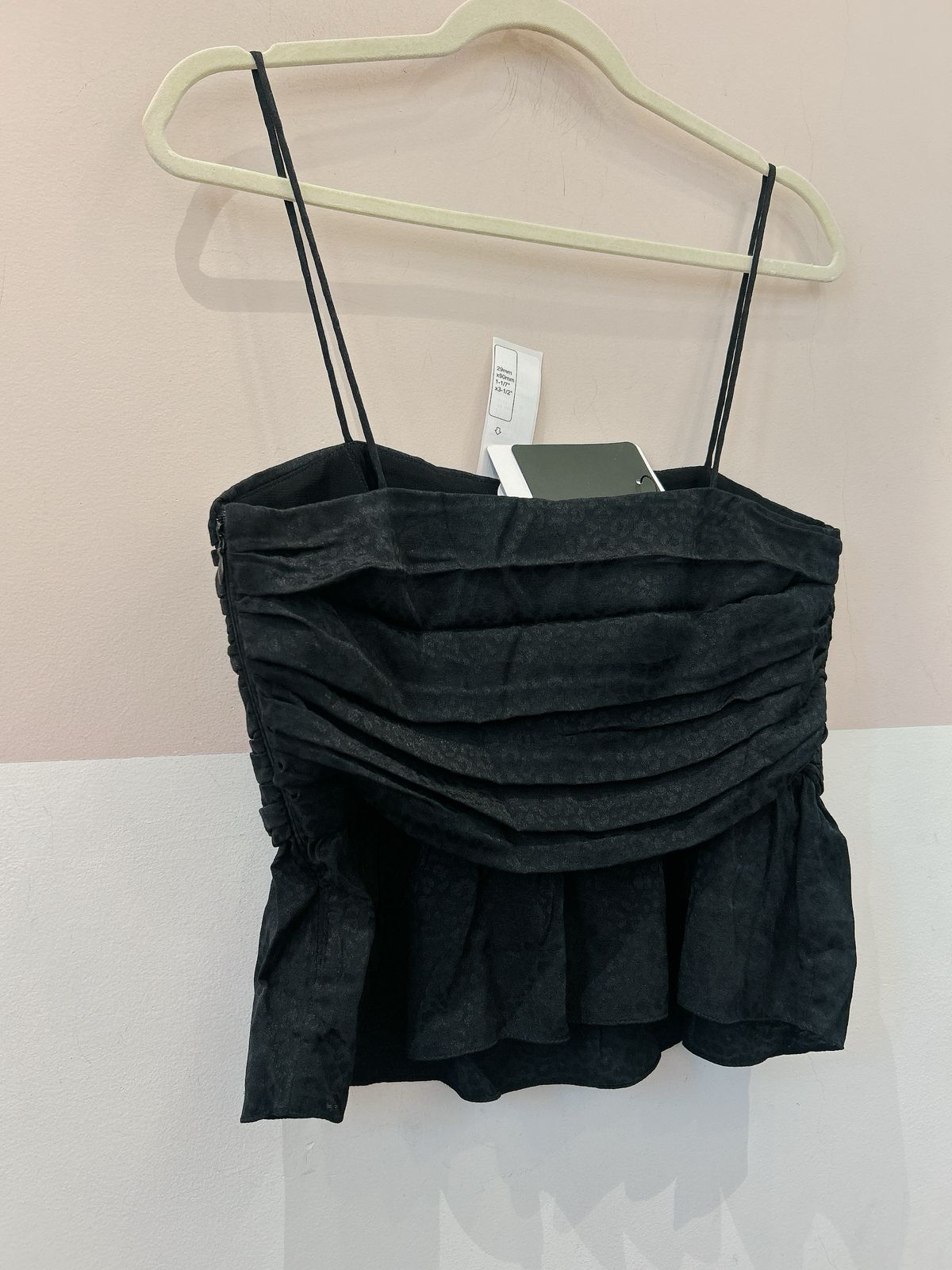 Top preto pregas peplum Animale 40