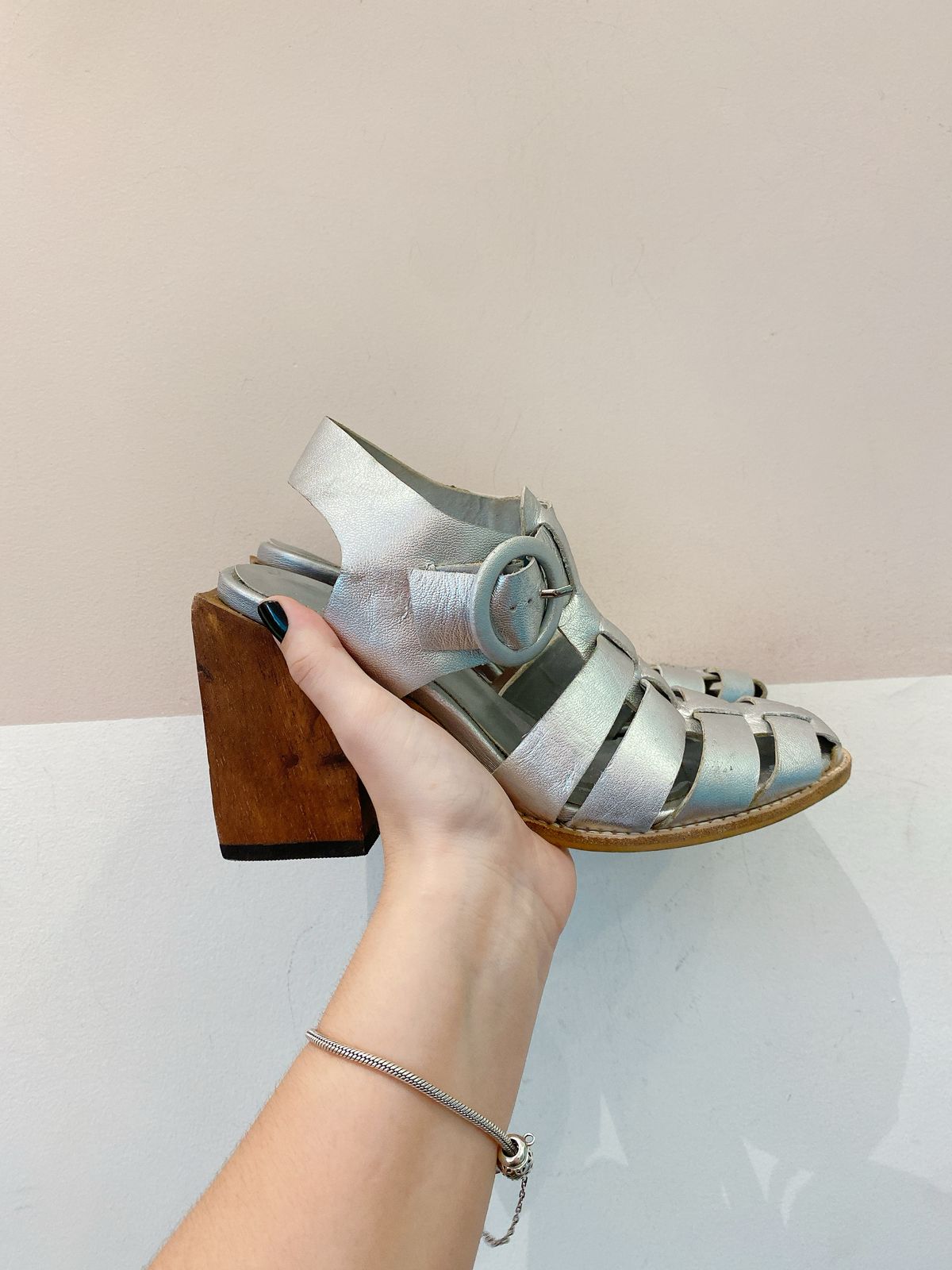 Sandália prata salto Manolita 34/35
