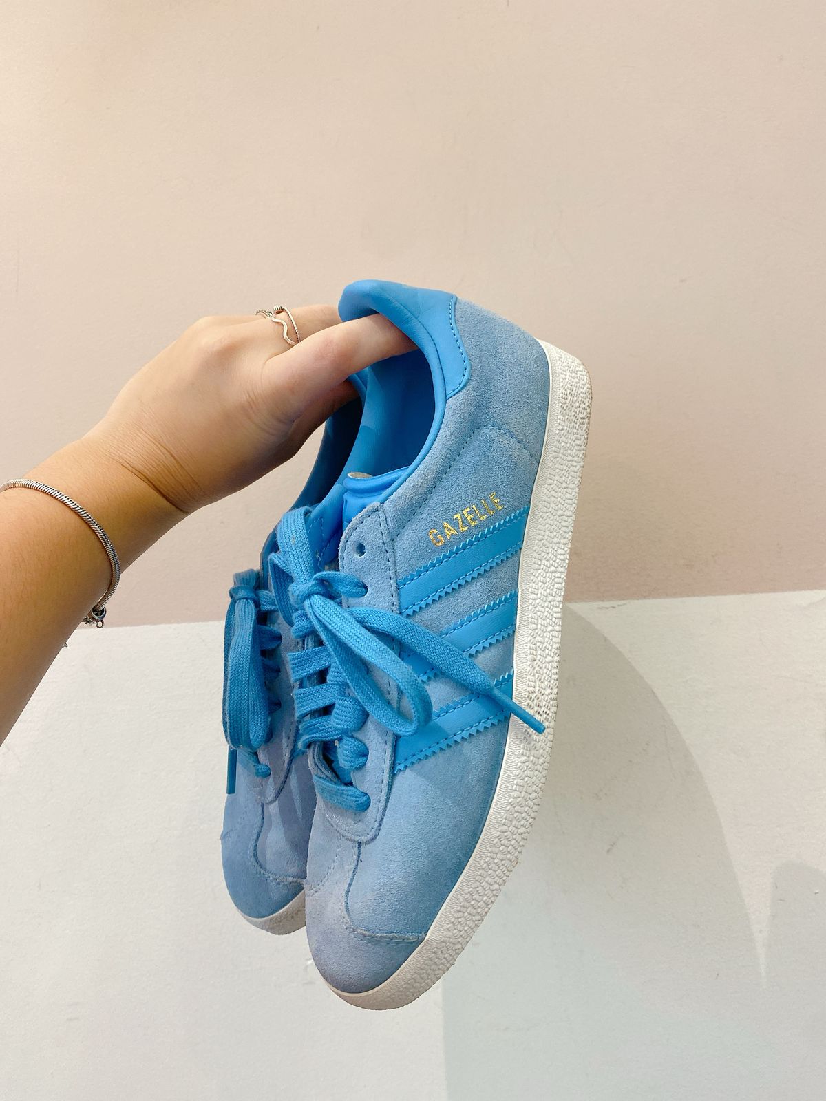 Tênis Adidas gazelle azul 35