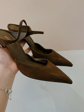 Scarpin marrom Arezzo 37