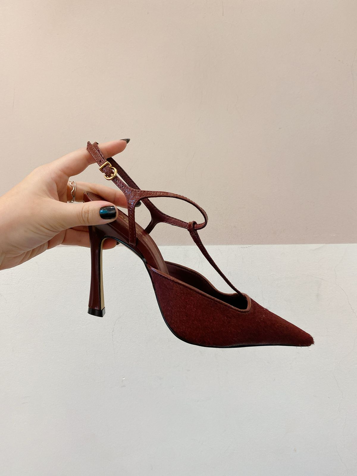 Scarpin vinho Arezzo 37