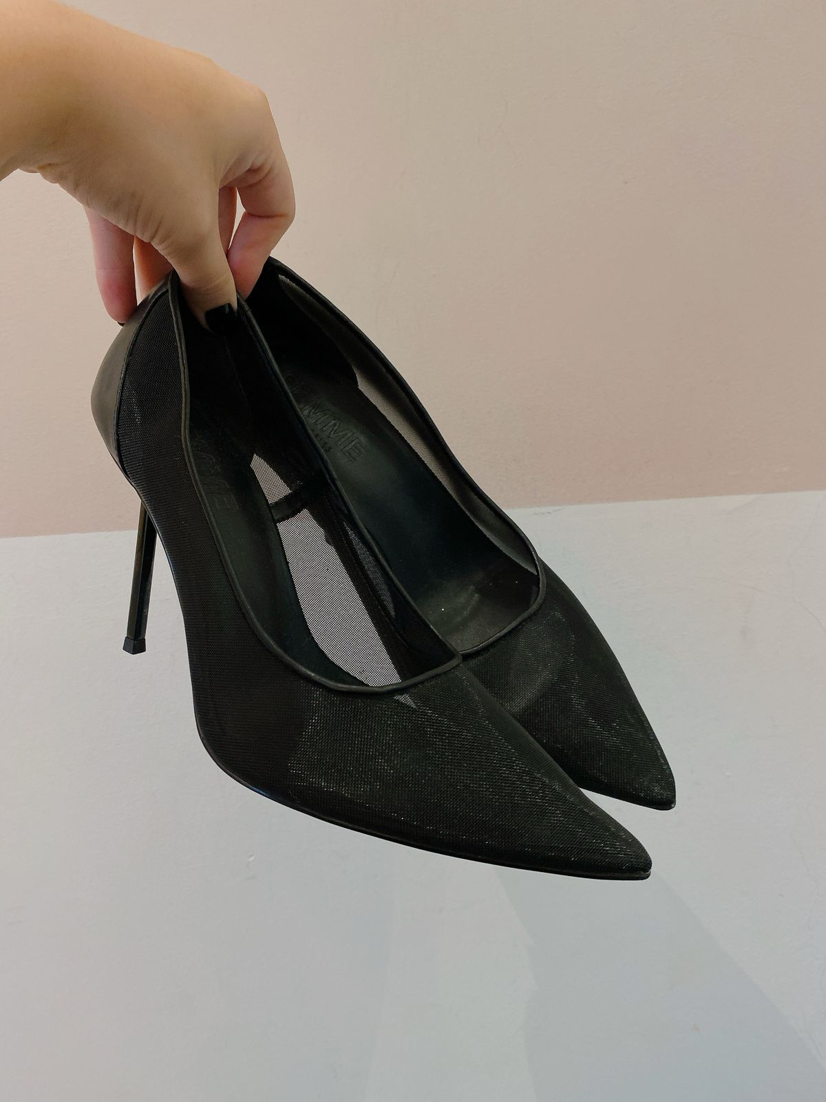 Scarpin preto tela Femme 37