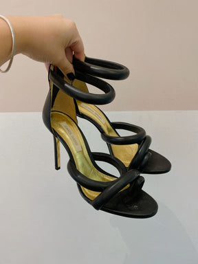 Sandália preta Carol Bassi 39