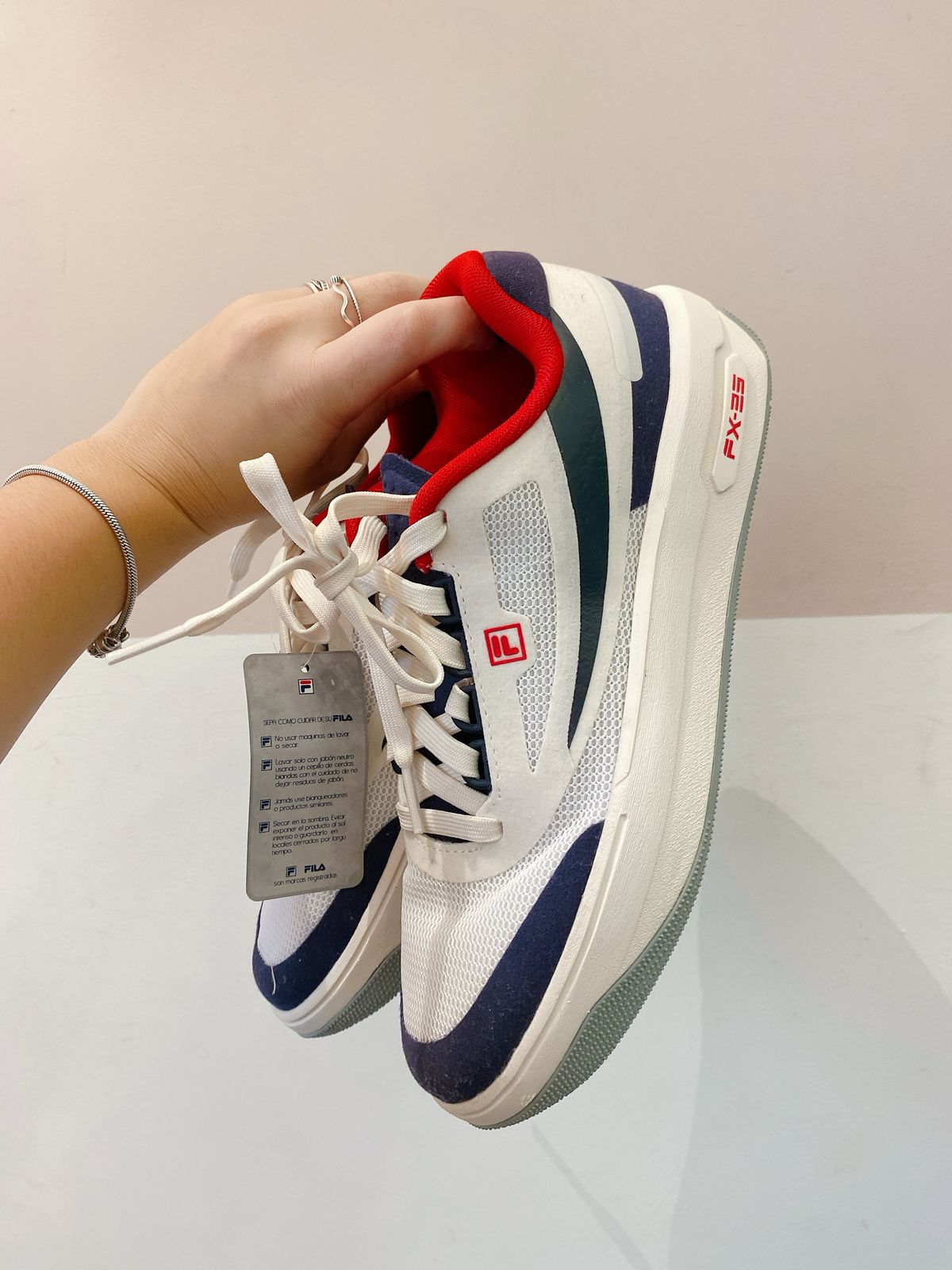 Tênis branco detalhes Fila 37