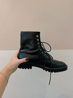 Coturno preto Schutz 36