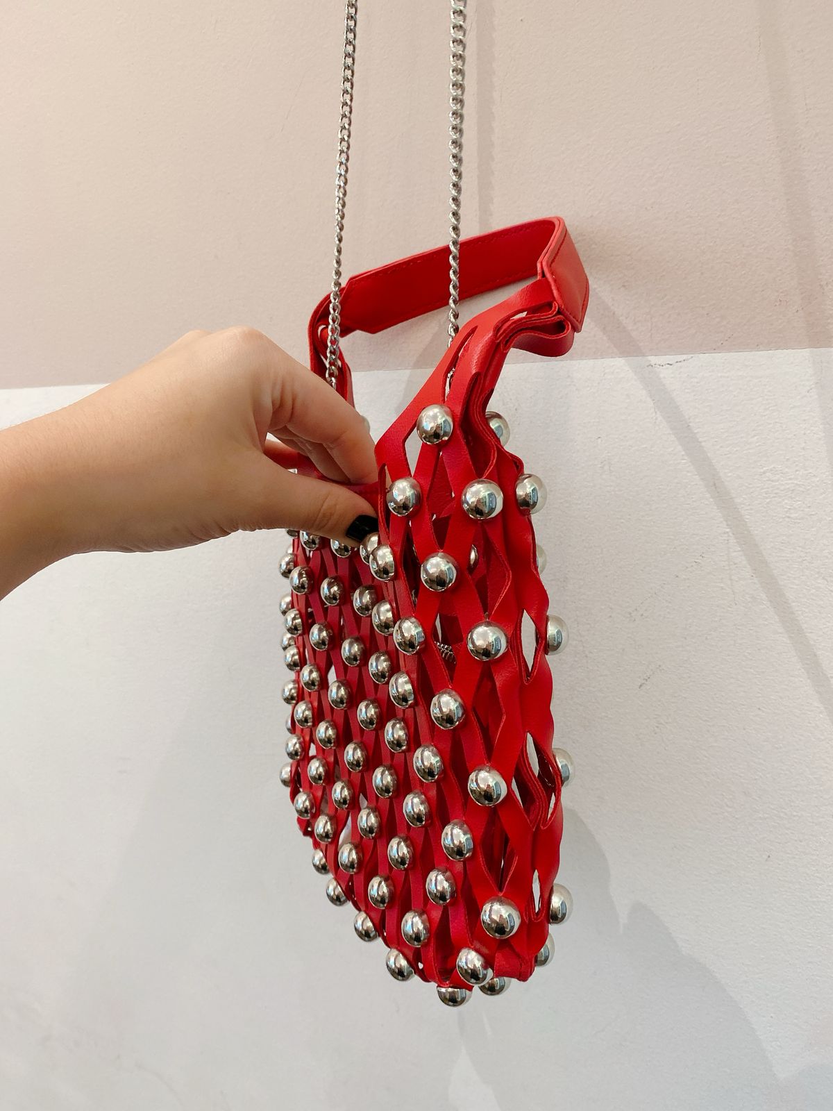 Bolsinha vermelha tachas Zara