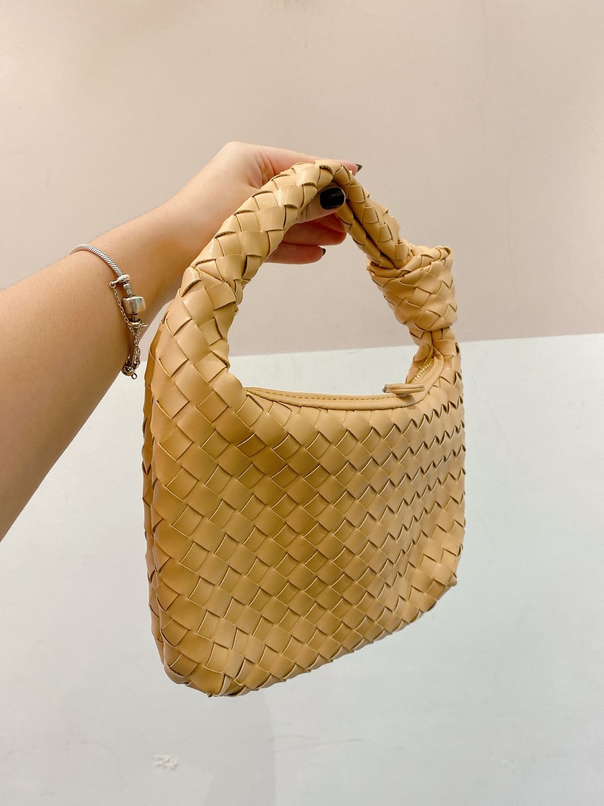 Bolsa bege Riachuelo