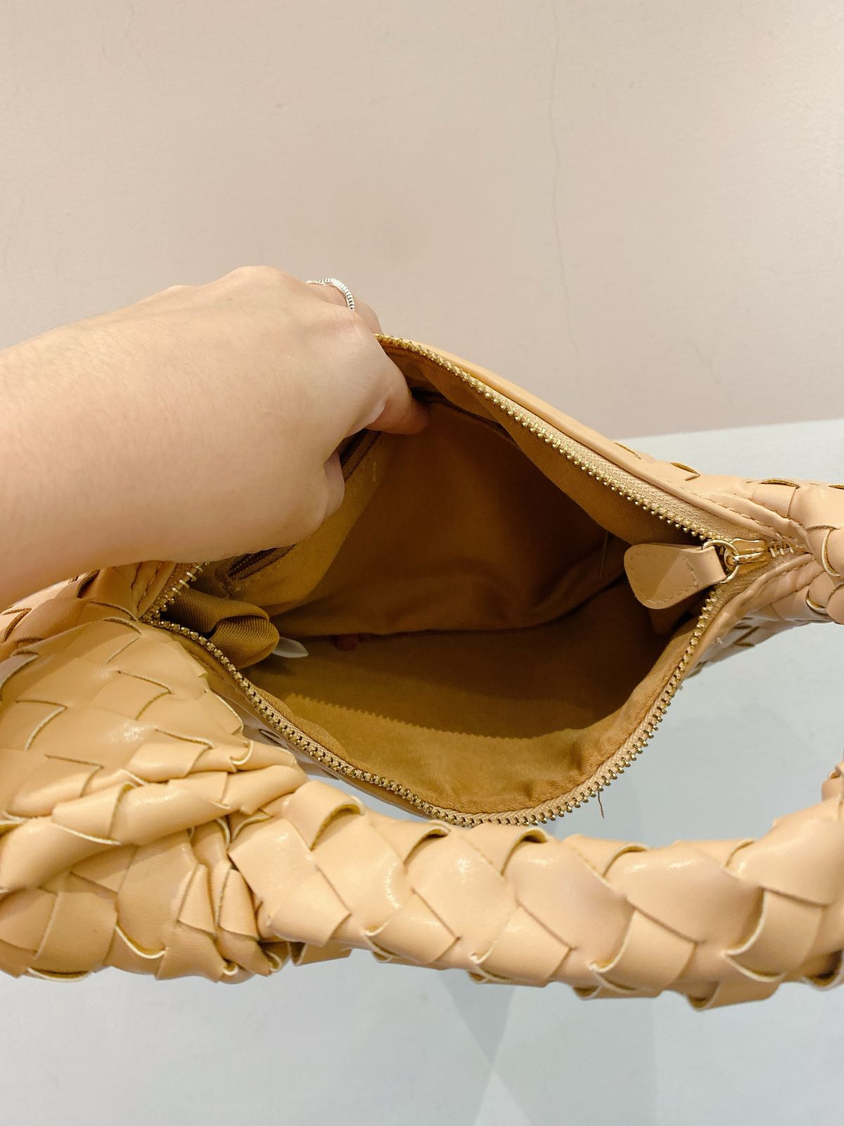 Bolsa bege Riachuelo