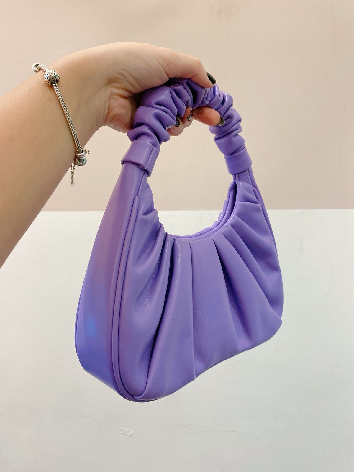 Bolsinha baguete lilás JW Pei