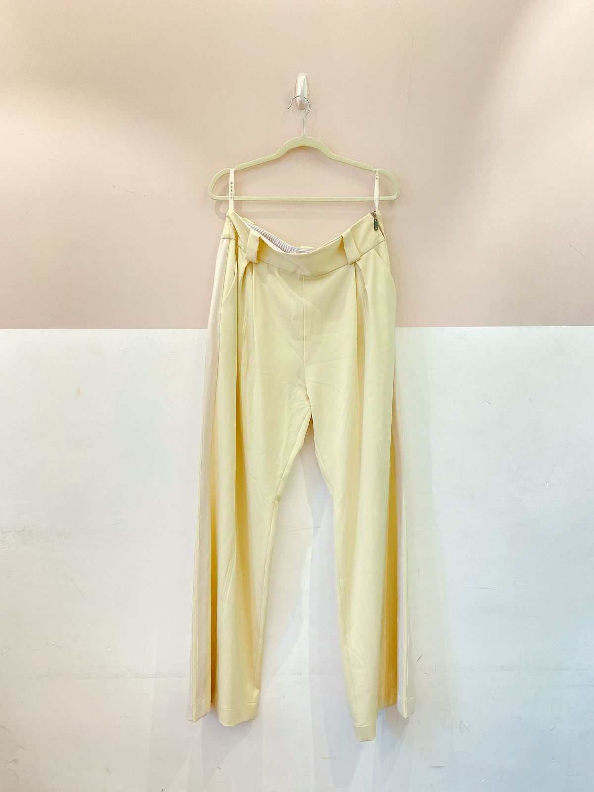 Calça amarelinha A. Niemeyer 42