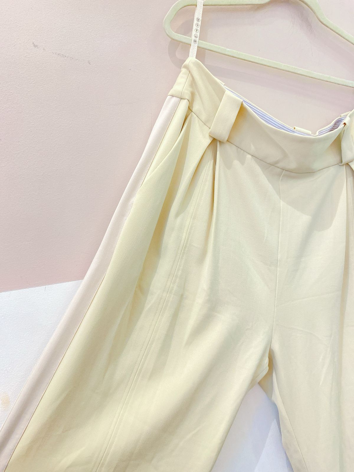 Calça amarelinha A. Niemeyer 42