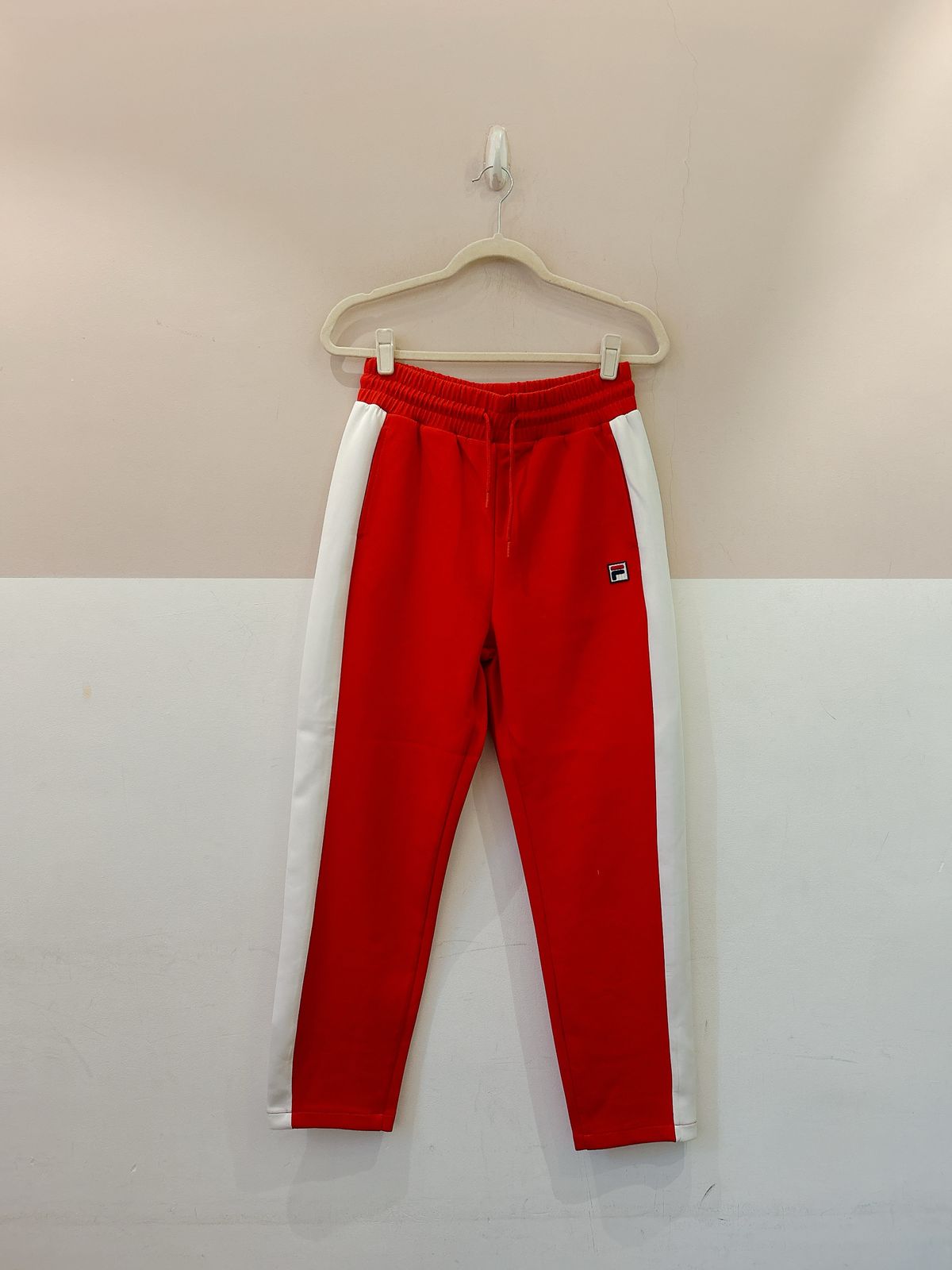 Calça esportiva vermelha Fila M