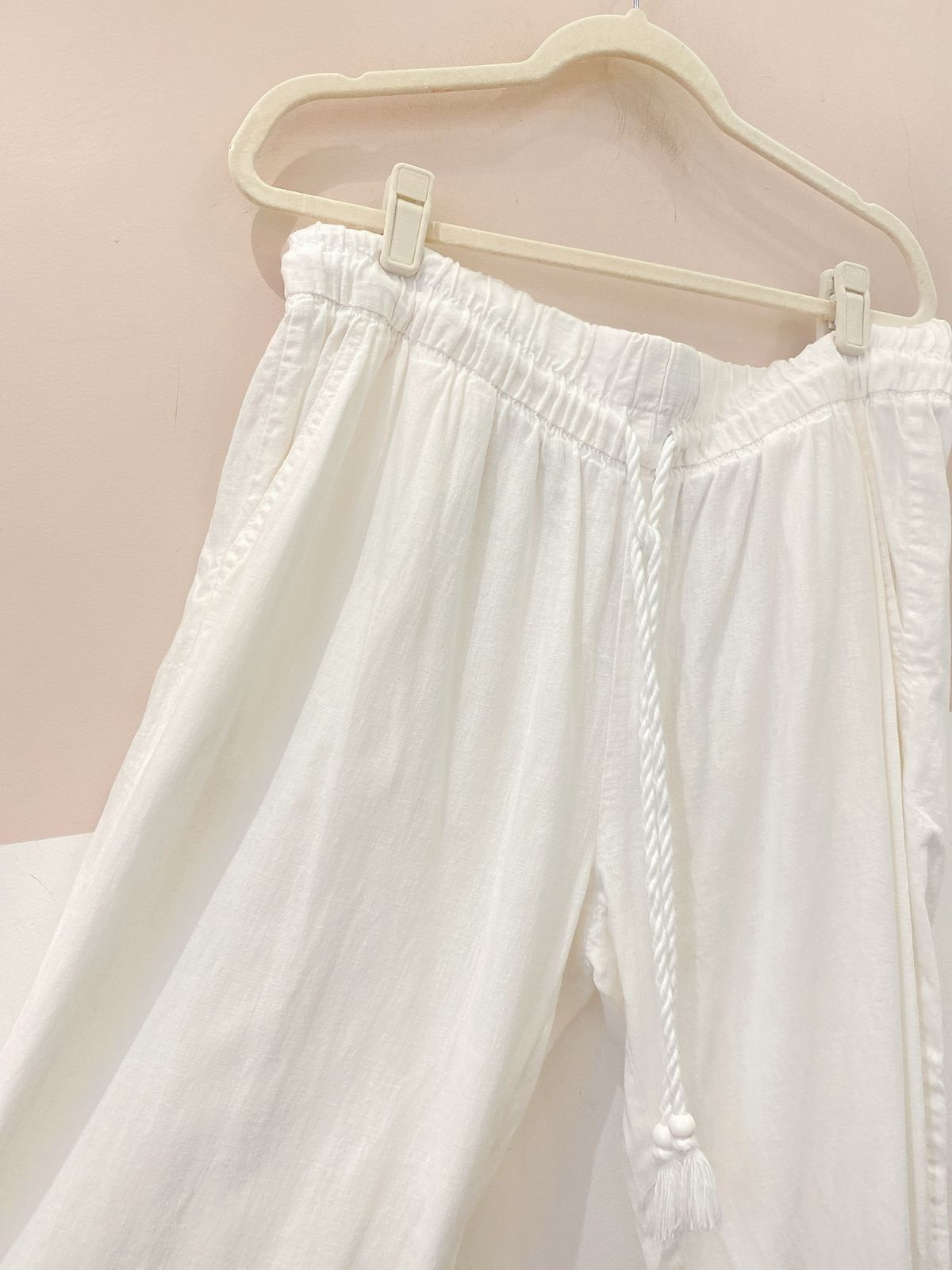 Calça branca cós elástico Renner GG