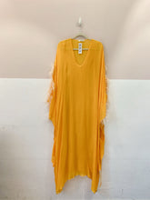 Vestido midi laranja plumas The Lilie 40