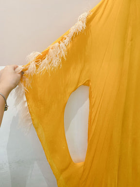 Vestido midi laranja plumas The Lilie 40