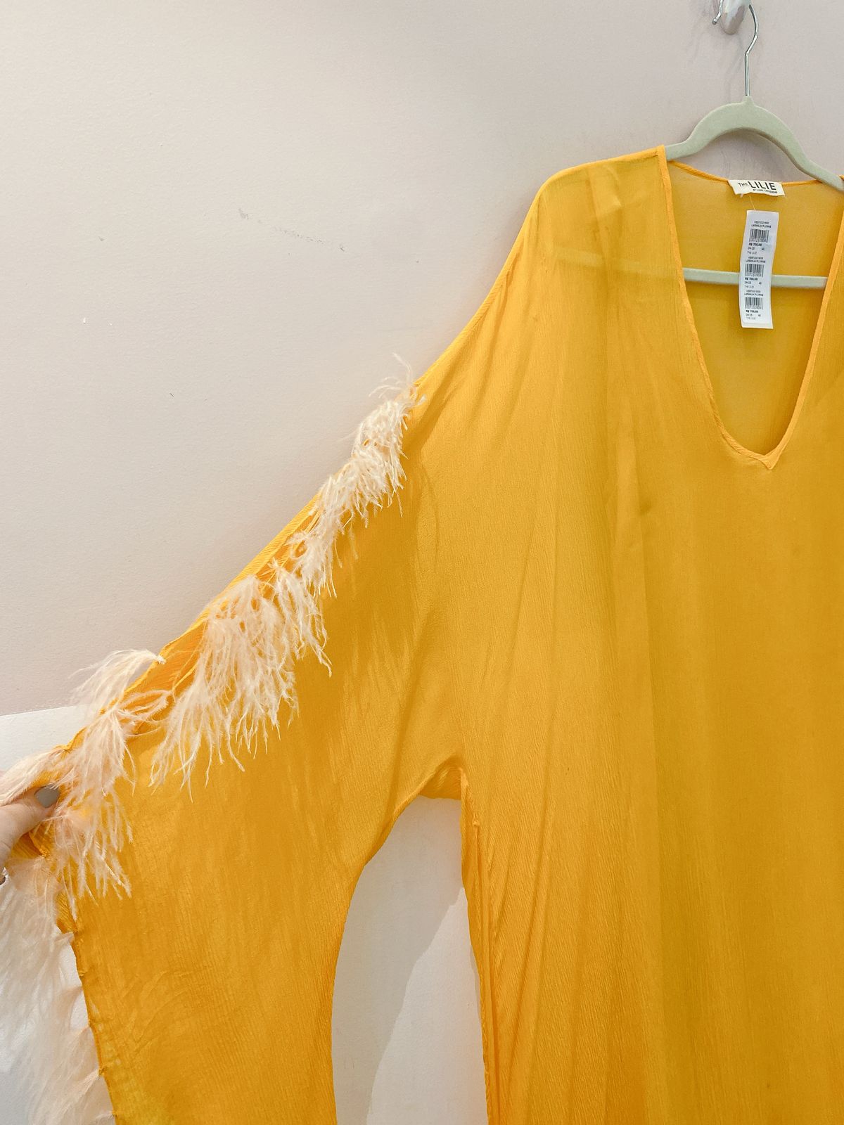 Vestido midi laranja plumas The Lilie 40