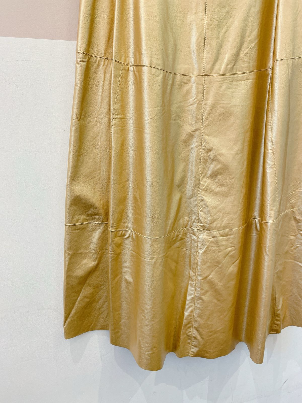 Saia midi dourada Mais Um P