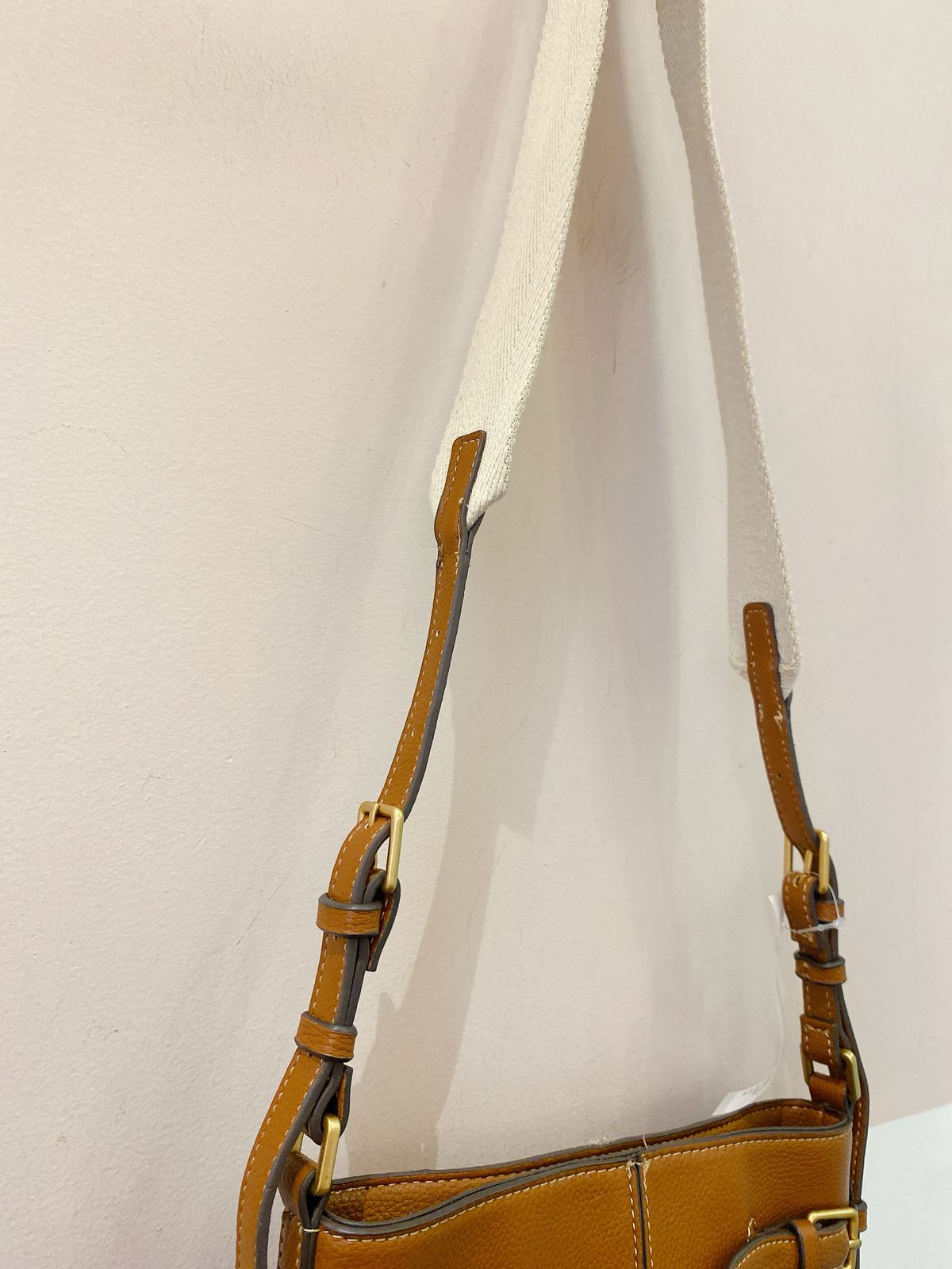 Bolsinha tiracolo marrom Zara