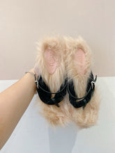 Sandália pêlos alças pretas Schutz 35