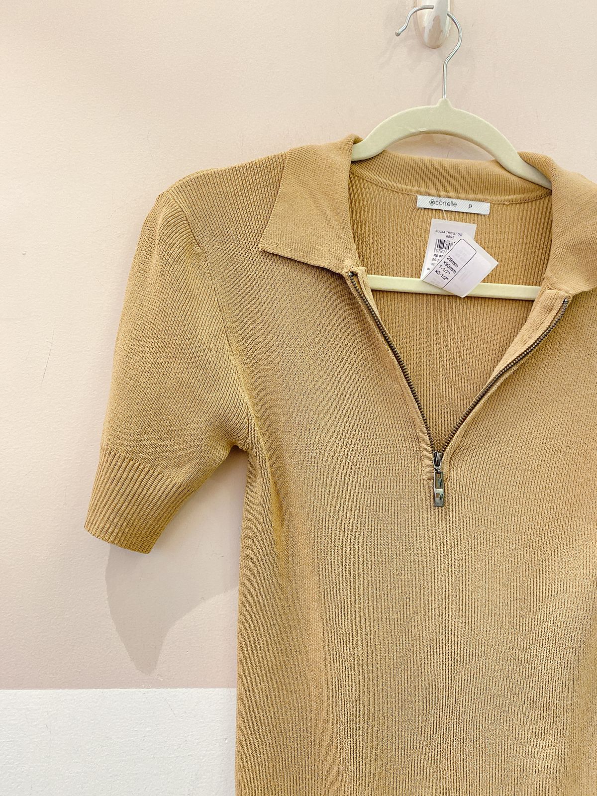 Blusa tricot gola bege Renner P